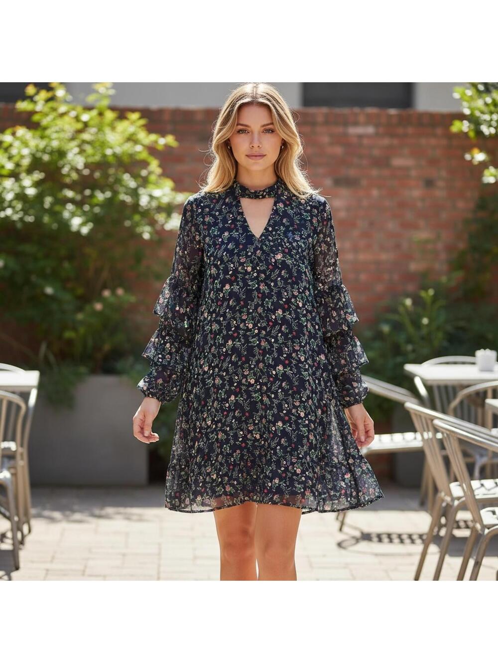 Le Lis Women’s Size Large  Navy Floral Chiffon Dress